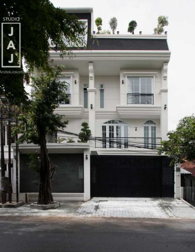 Modern Mediterranean House Facade
