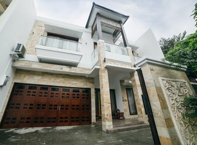Desain-Rumah-2-Lantai-Luas-Bangunan-400-m2-Bp-Dede-di-Jakarta
