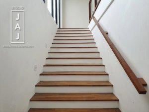 Desain-Villa-dengan-Home-Office-dan-Guest-Area-di-Ubud-Bali-Stair