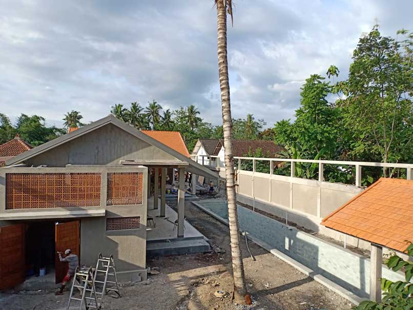 pembangunan-rumah-1-lantai-modern-tropis-ala-villa-di-jember